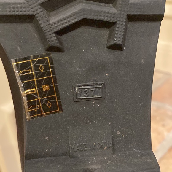 Tatoosh Size 37 Rubber Boots with Gray Rabbit Fur - Picture 2 of 7